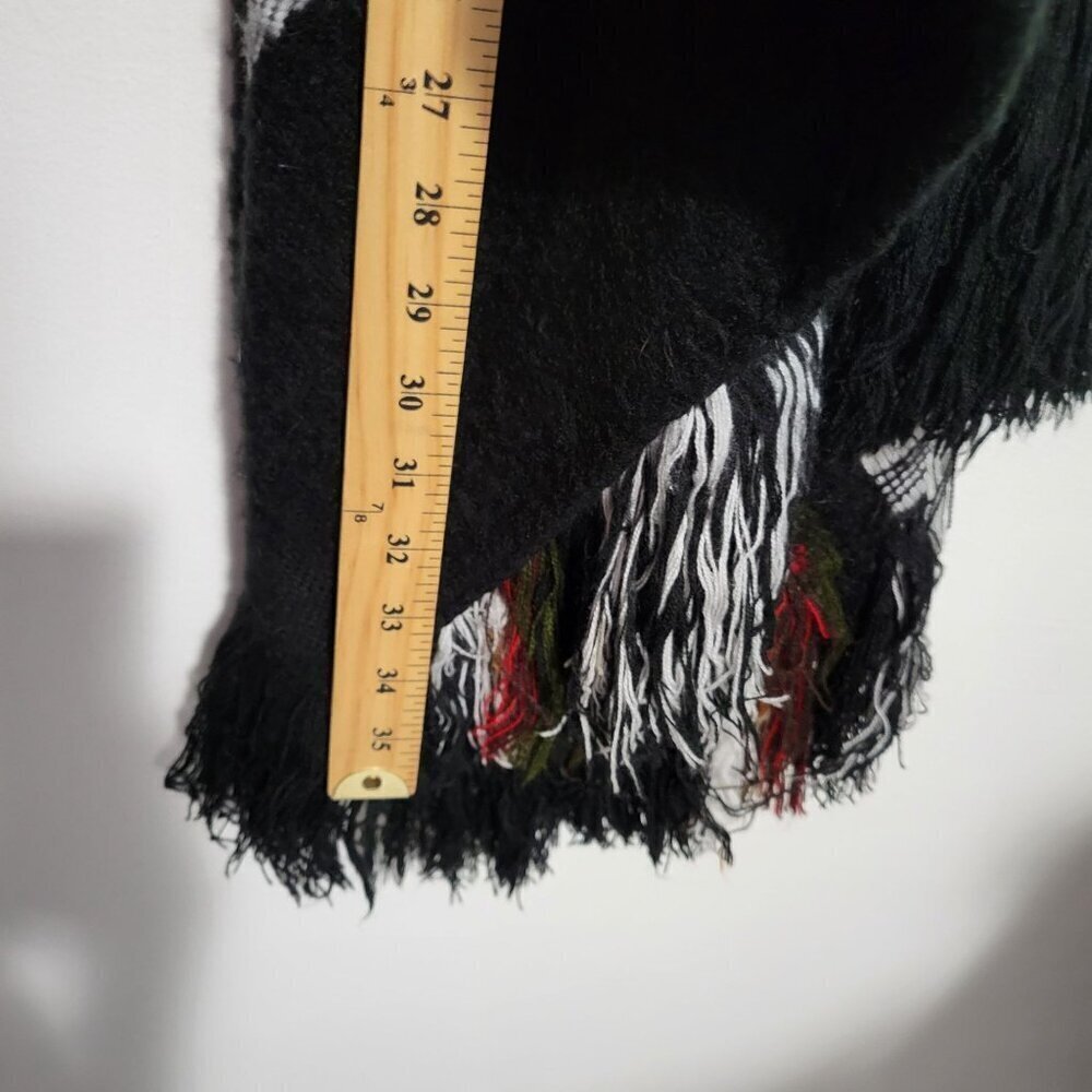 Gorgeous Artsy Aztec Boho Print Poncho Wrap Black Size OS - Picture 8 of 9